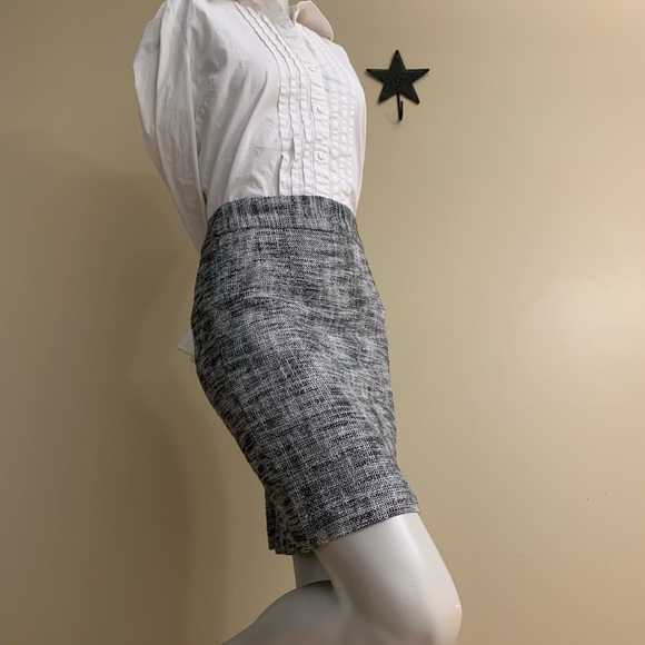 Banana Republic Black White Woven Mini Skirt - Picture 1 of 15